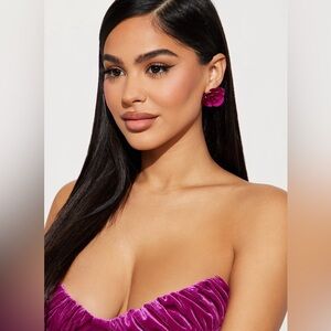 NWOT Fuchsia Stud Earrings